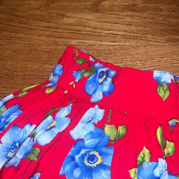 floral Hollister skirt - Picture 2 of 3